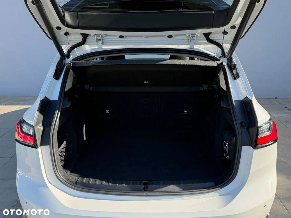 BMW Seria 2 218d - 7