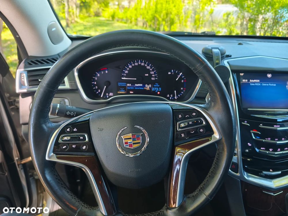 Cadillac SRX - 31