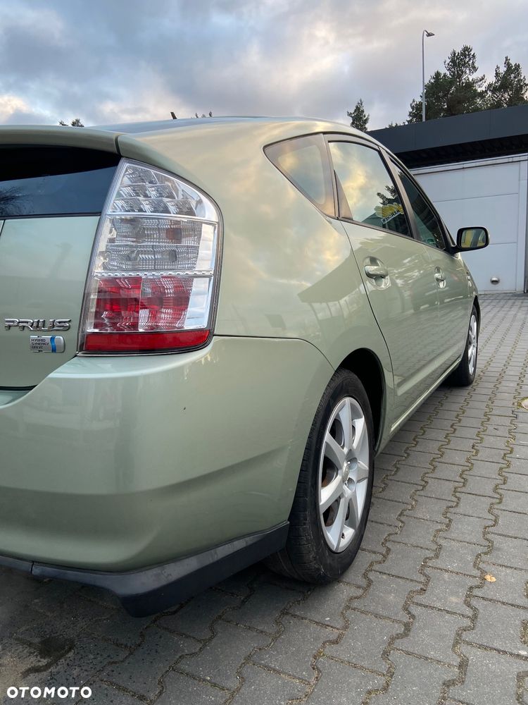 Toyota Prius 1.5 VVT-i Sol - 4