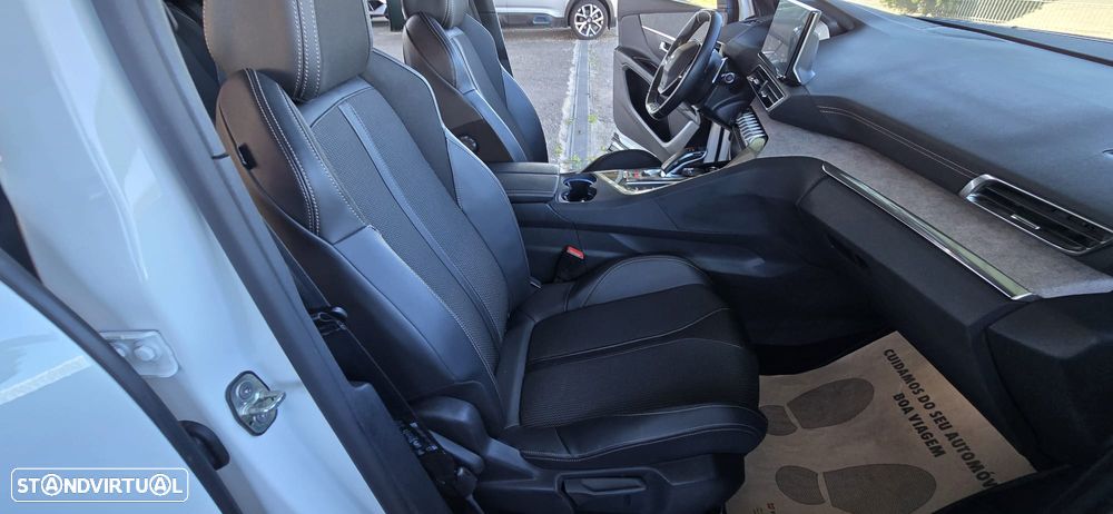 Peugeot 3008 1.6 Hybrid GT Pack e-EAT8 - 24