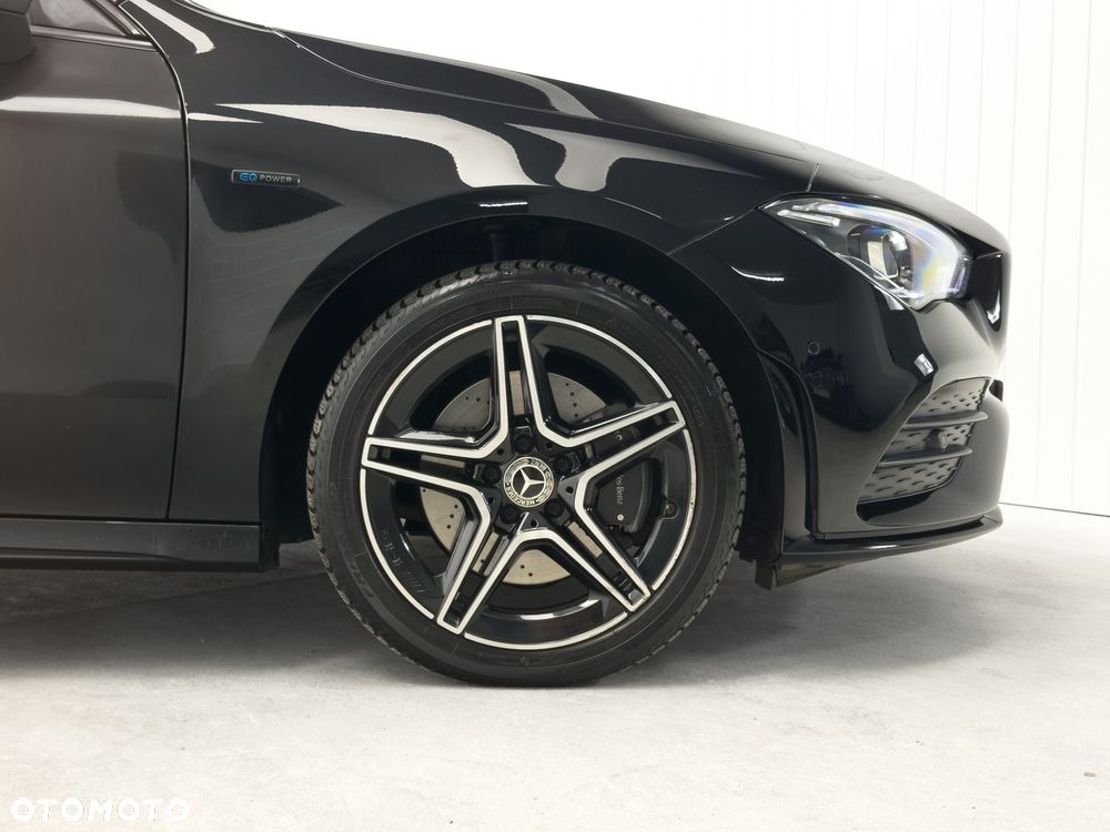 Mercedes-Benz CLA 250 E AMG Line 8G-DCT - 15