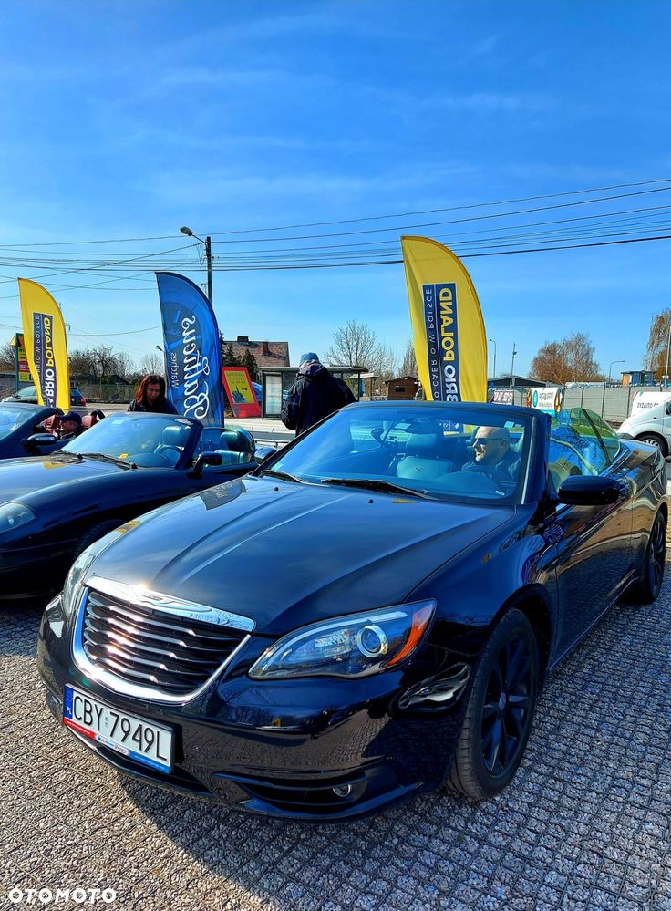 Chrysler 200 - 2
