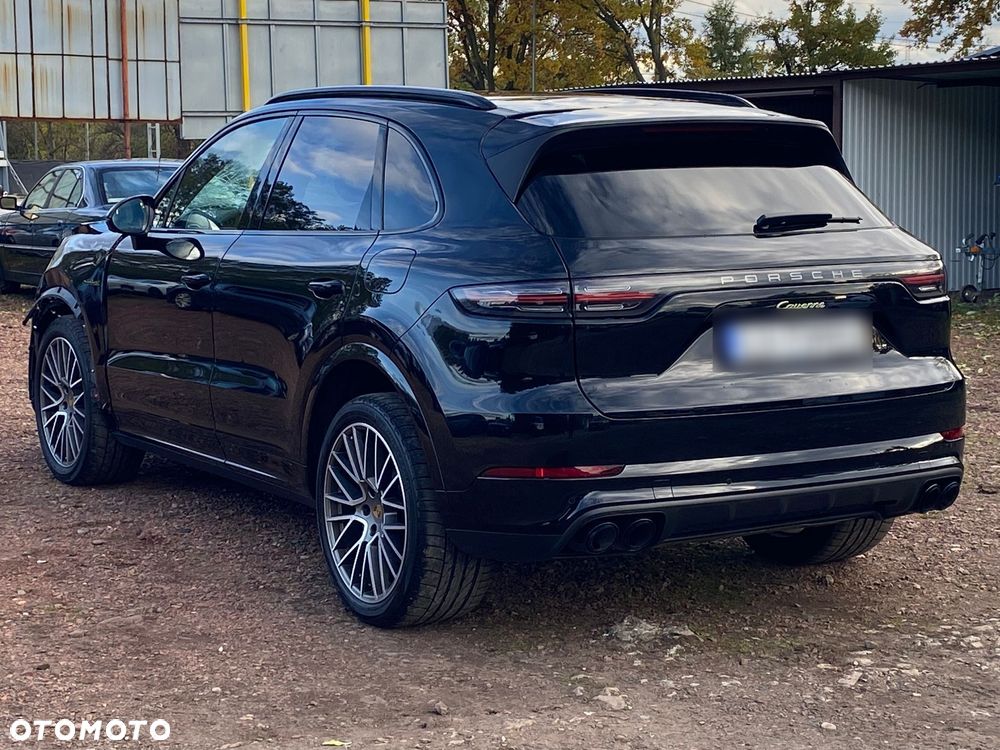 Porsche Cayenne E-Hybrid - 1