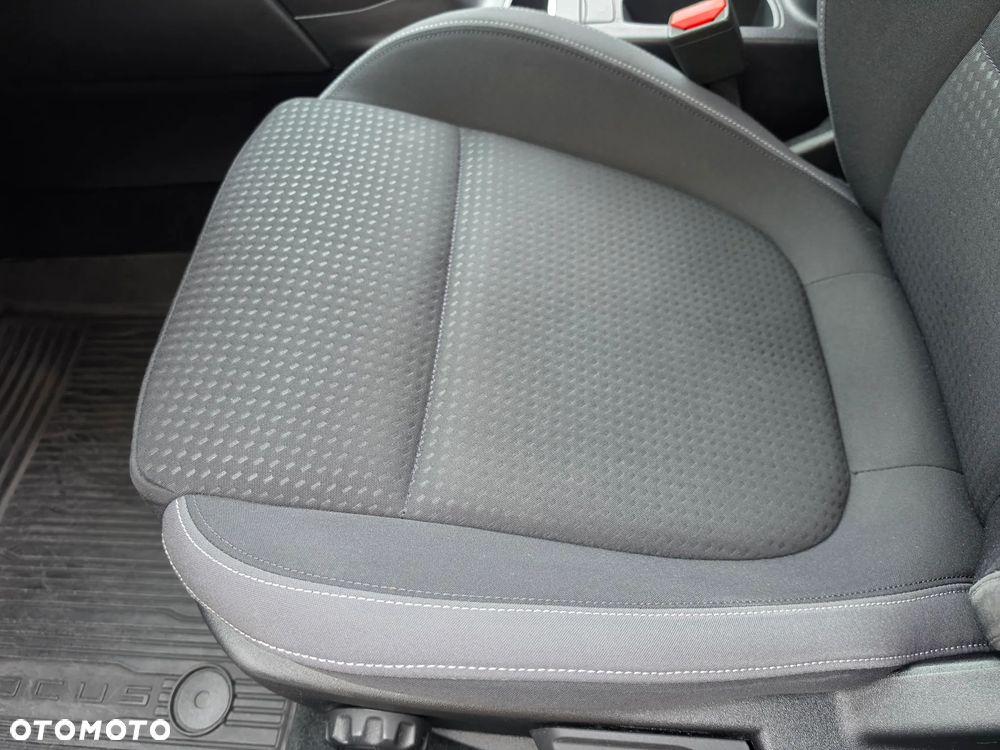 Ford Focus - 25