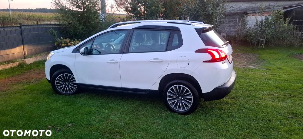 Peugeot 2008 1.2 Pure Tech Style EU6 - 14