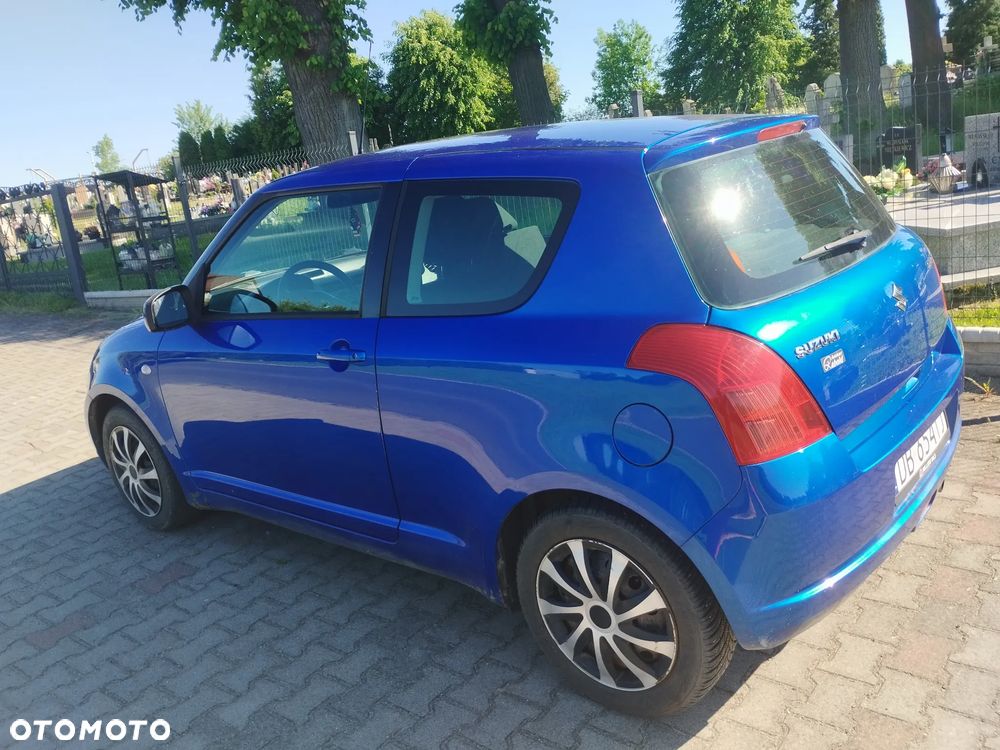 Suzuki Swift - 3