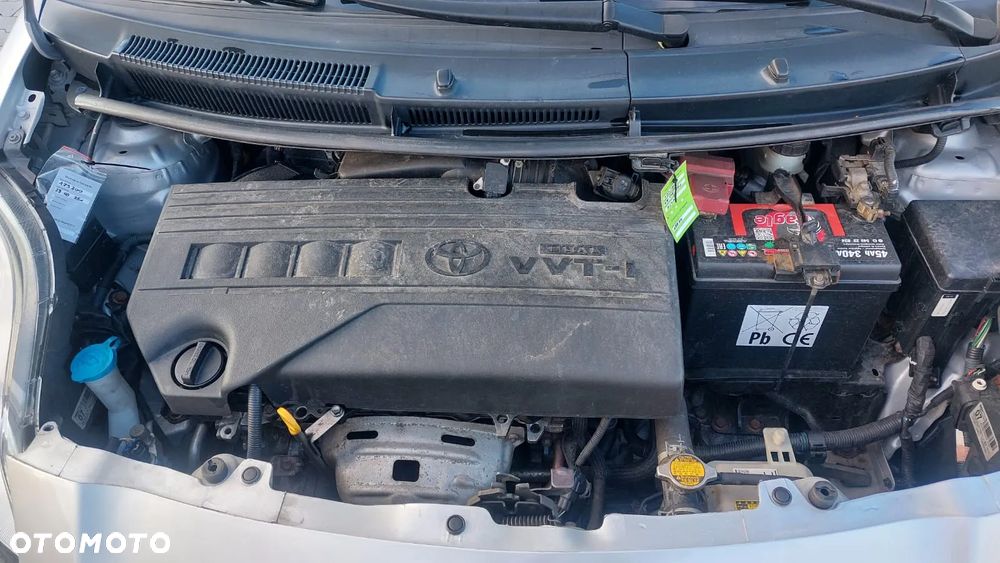 Toyota Yaris - 10