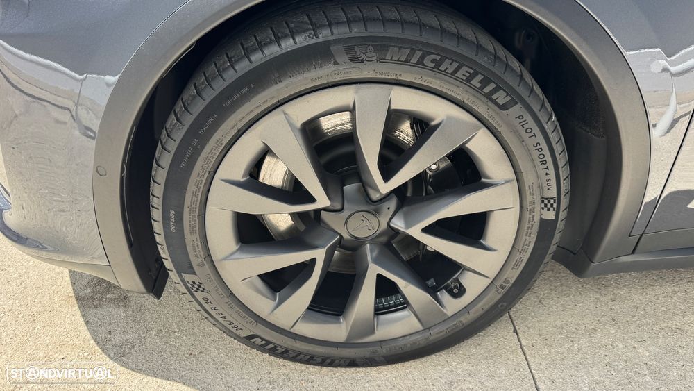 Tesla Model X Plaid AWD - 31