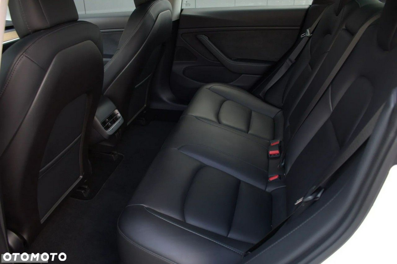 Tesla Model 3 Langstreckenbatterie Allradantrieb Dual Motor - 16