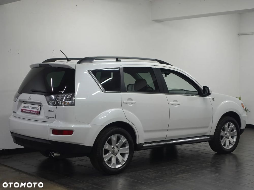 Mitsubishi Outlander - 8