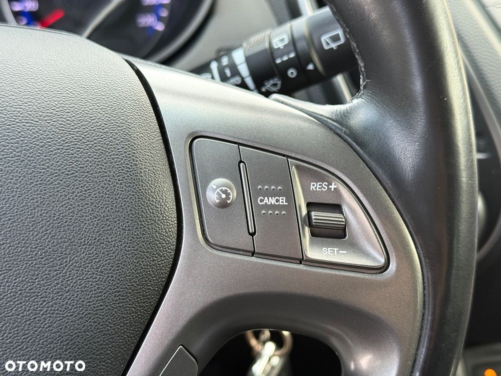 Hyundai ix35 2.0 GDI Premium 2WD - 17