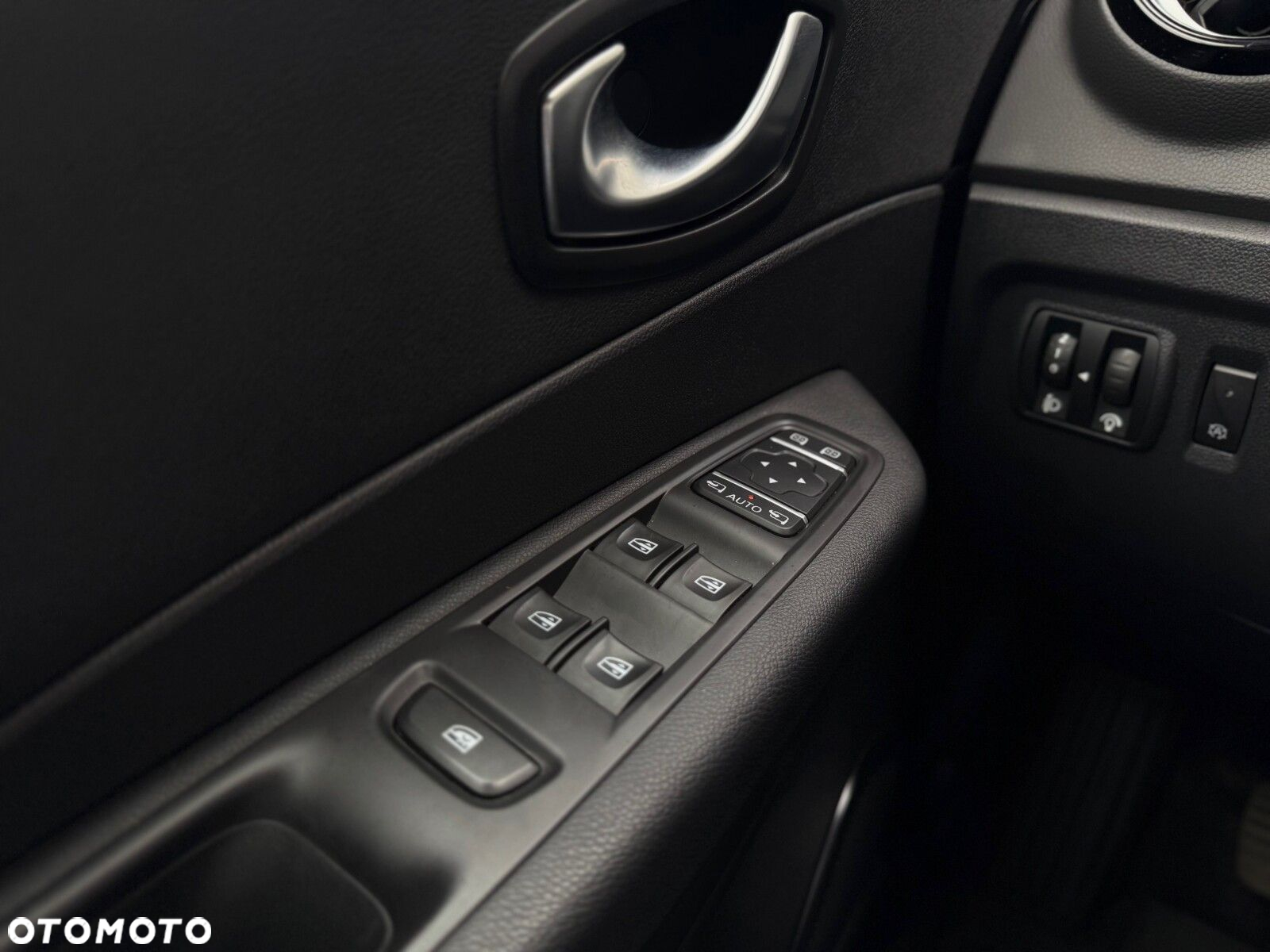 Renault Captur - 17