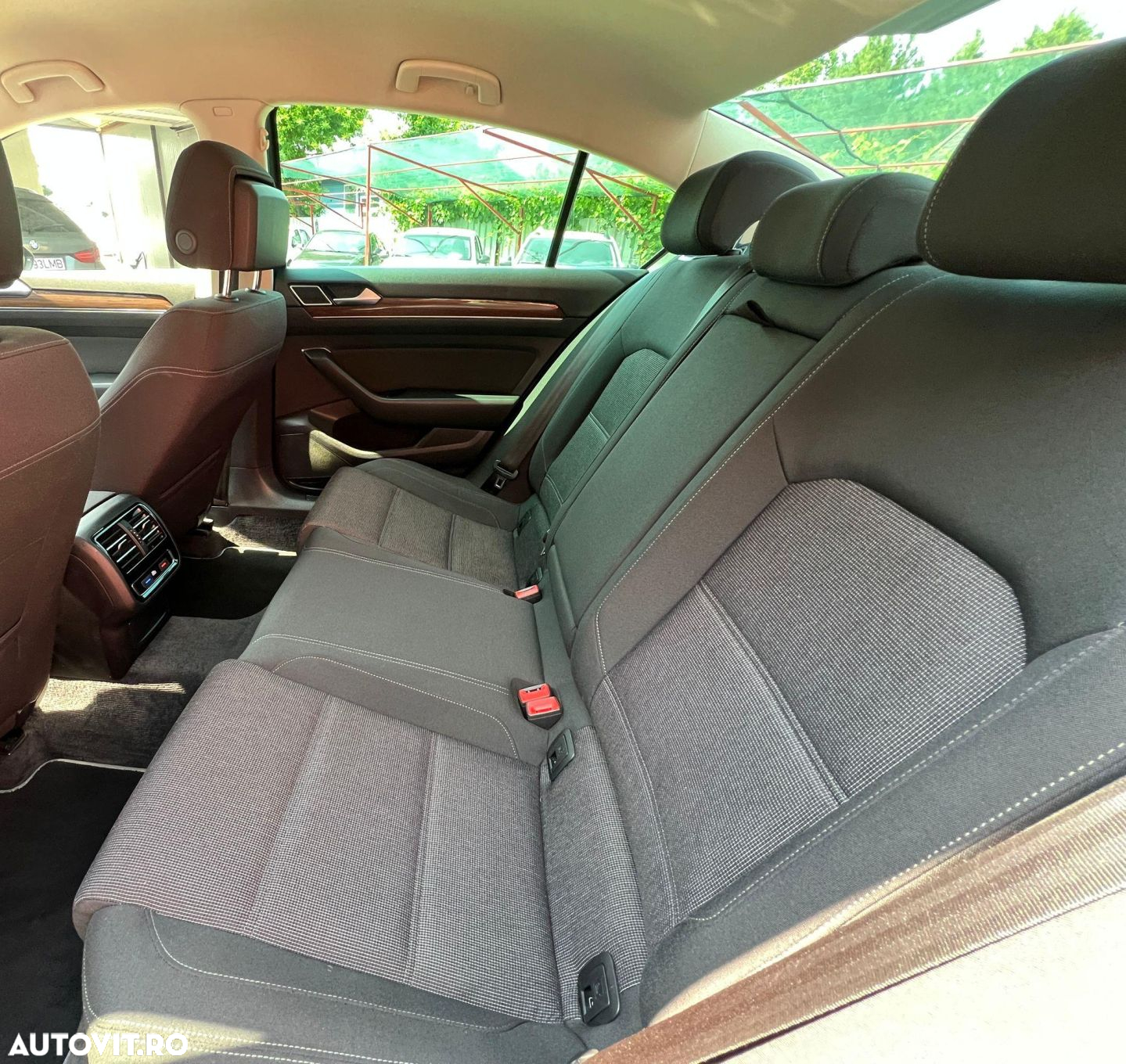Volkswagen Passat - 9