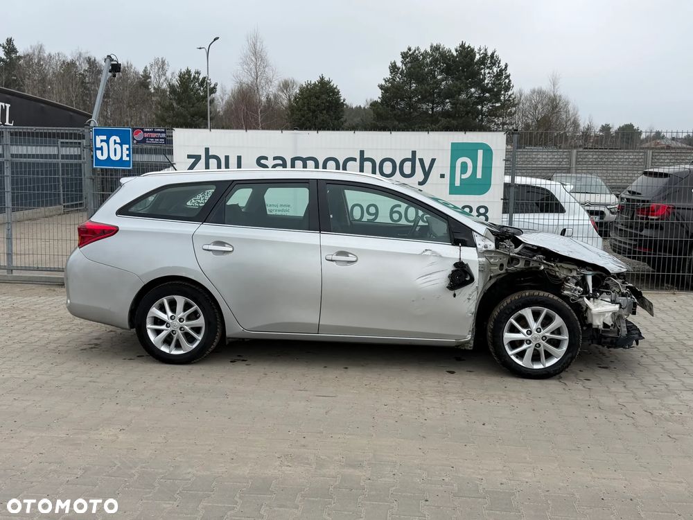 Toyota Auris 1.4 D-4D Design Edition - 4