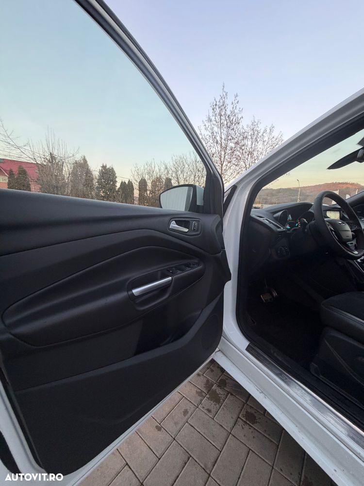 Ford Kuga 2.0 TDCi 4x4 Aut. ST-Line - 11