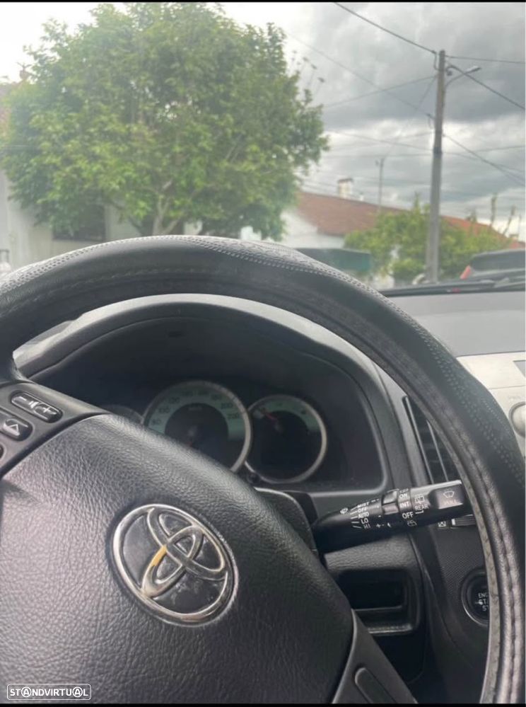 Toyota Corolla Verso 2.0 D-4D - 5