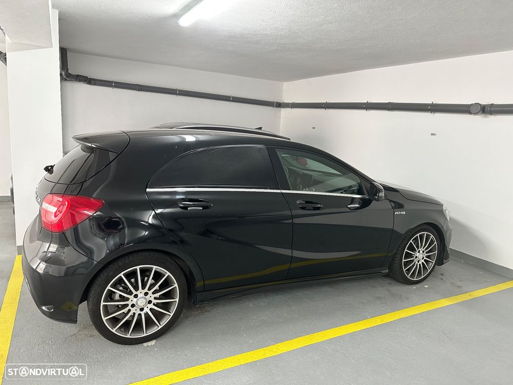 Mercedes-Benz A 200 d AMG Line - 4