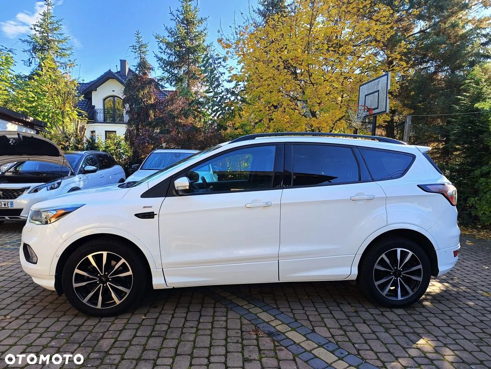 Ford Kuga 2.0 TDCi 2x4 Titanium - 38