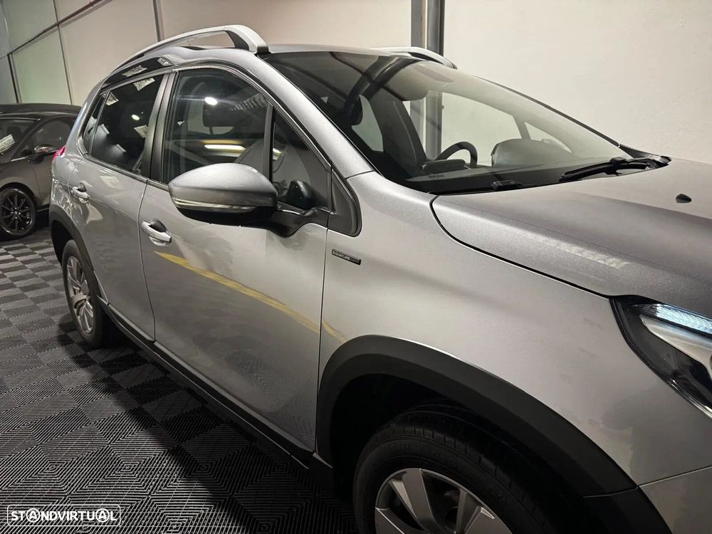 Peugeot 2008 1.2 PureTech Allure - 11