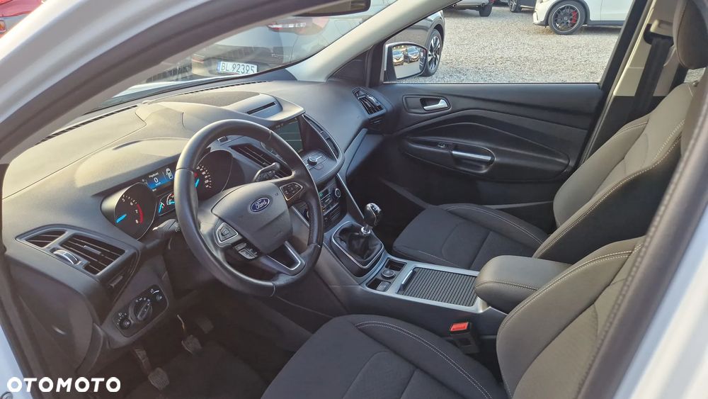 Ford Kuga 1.5 EcoBoost 2x4 Titanium - 19