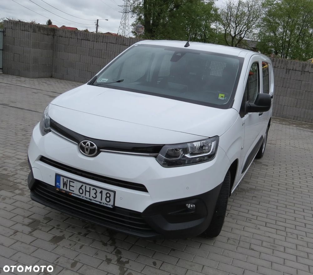 Toyota Proace City 1.2 D-4t 130km A/t Long Brygadówka - 1