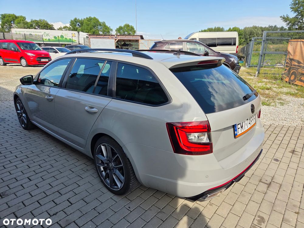 Skoda Octavia 2.0 TDI DSG RS - 10