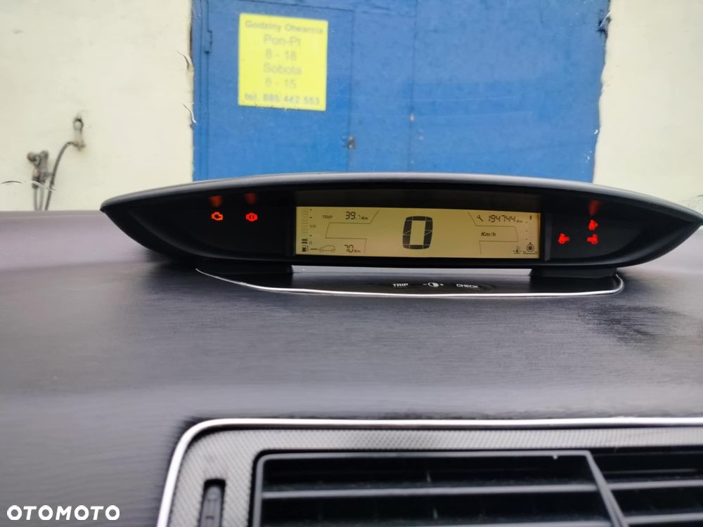 Citroën C4 1.6 16V Confort - 10