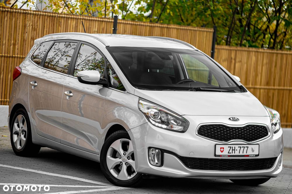 Kia Carens 2015 photo 2