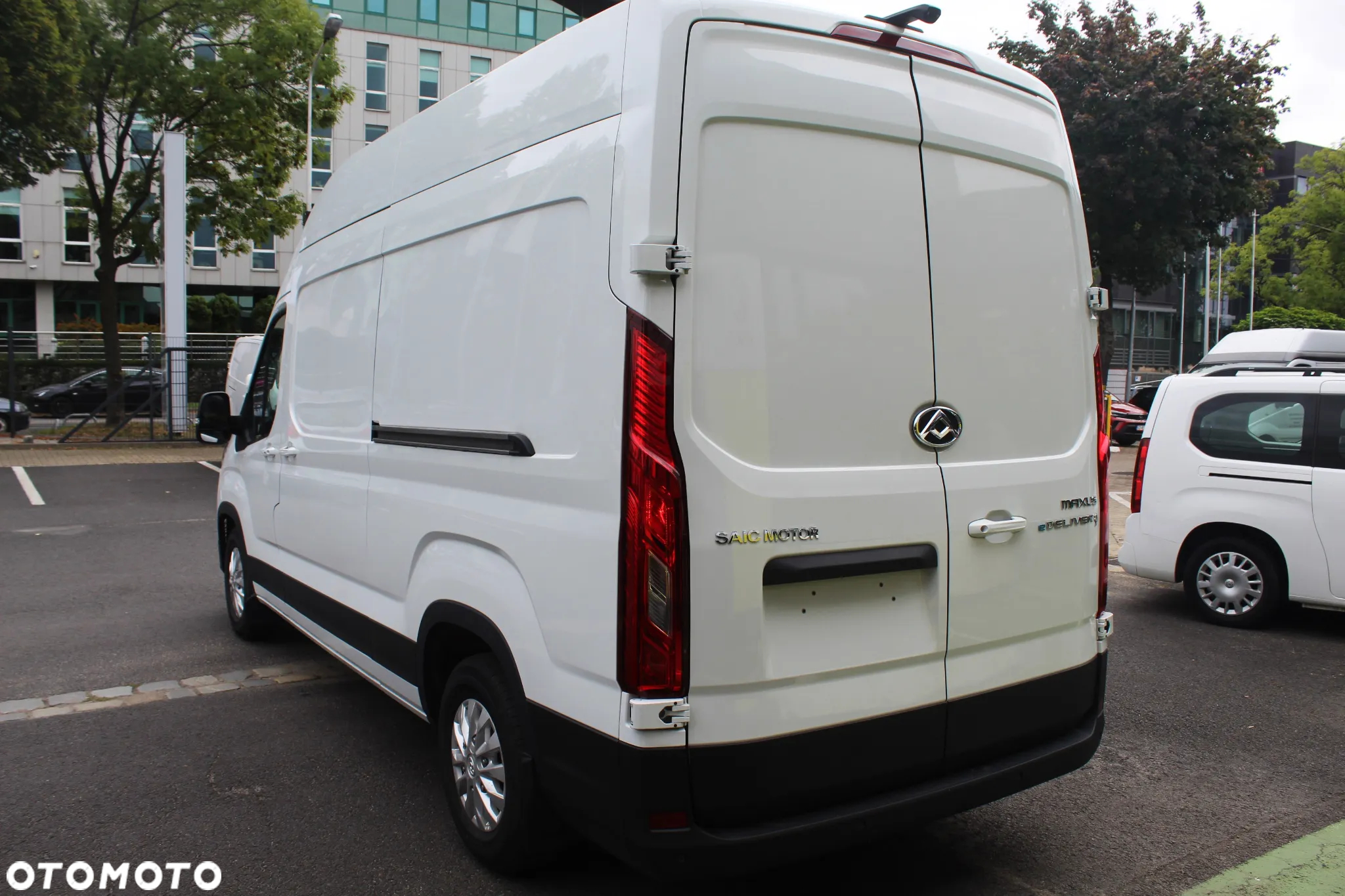 Maxus E-DELIVER 9 - 3