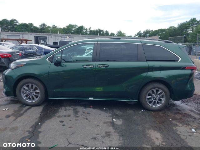 Toyota Sienna - 14