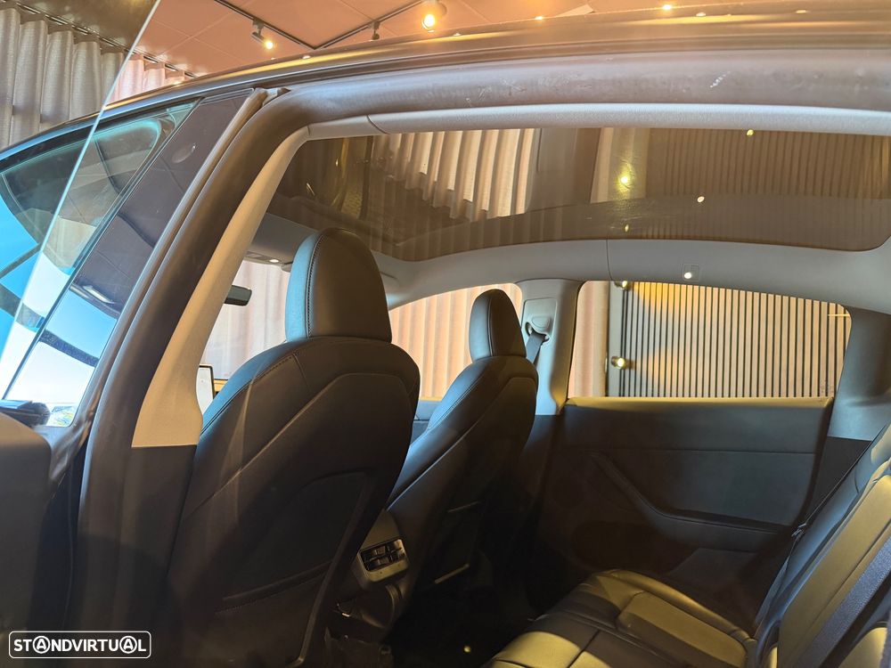 Tesla Model Y Performance Dual Motor AWD - 29
