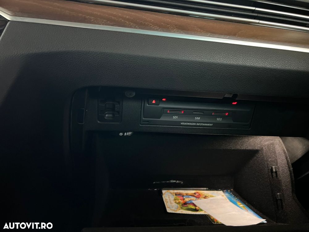 Volkswagen Passat Variant 2.0 TDI 4Motion DSG BlueMotion Tech Business Edition - 5