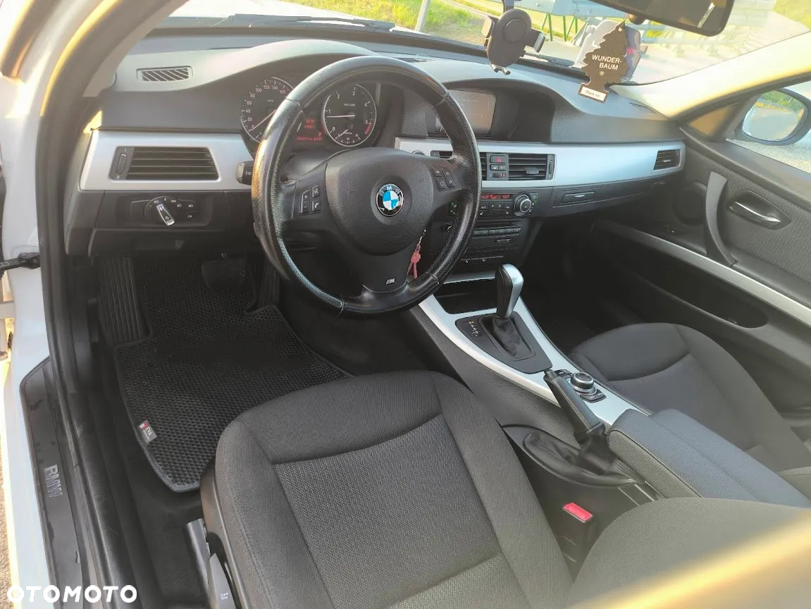 BMW Seria 3 320d xDrive DPF Touring Edition Fleet Sport - 25