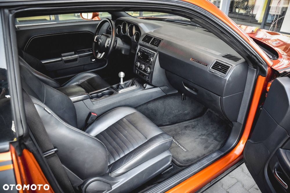 Dodge Challenger - 31