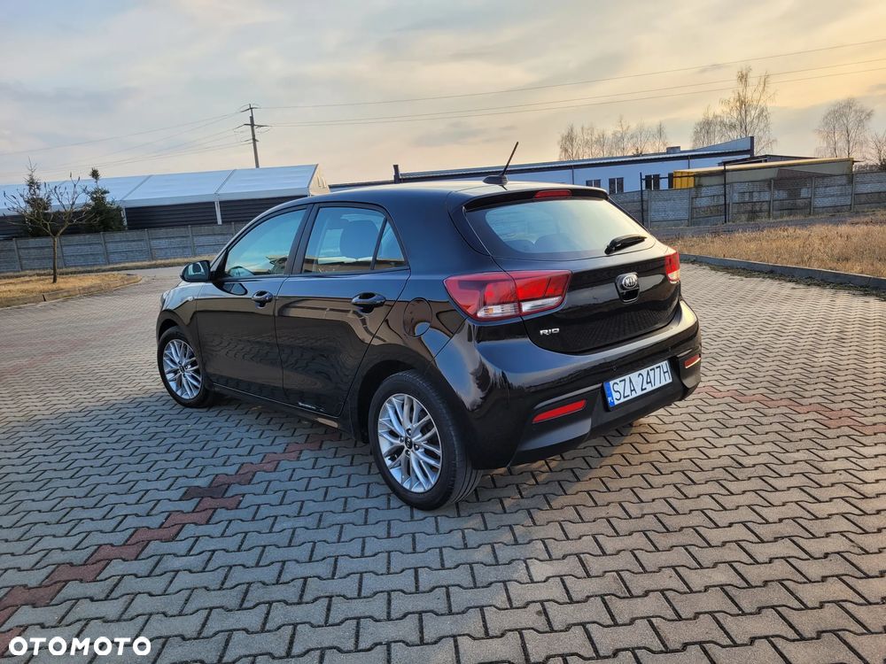 Kia Rio 1.2 XL Business Line - 36