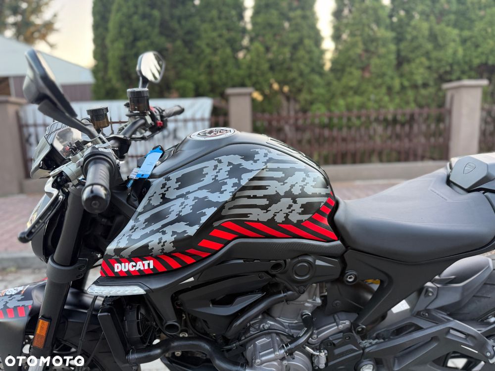 Ducati Monster - 27