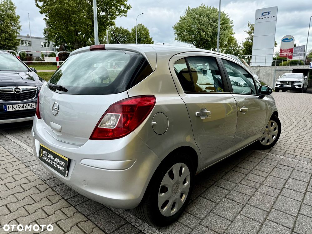 Opel Corsa 1.2 16V Cosmo - 4