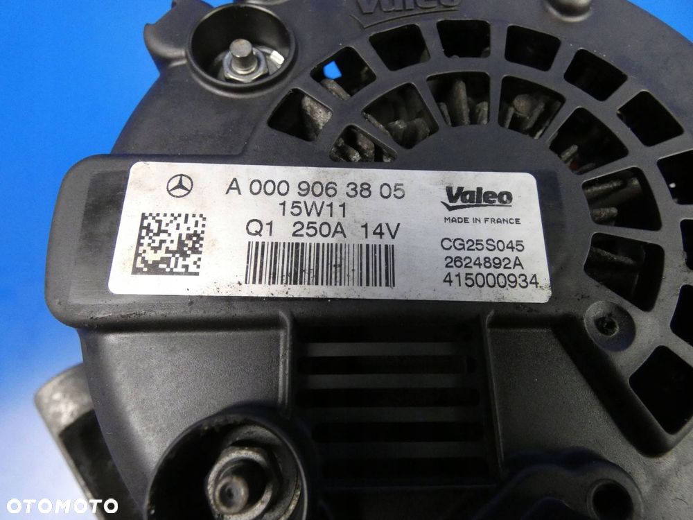 MERCEDES C KLASA W205 2.2 CDI C300 HYBRYDA ALTERNATOR - 4