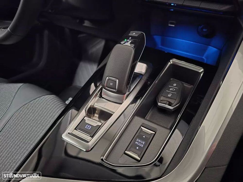 Peugeot 5008 1.2 PureTech Allure EAT8 - 28