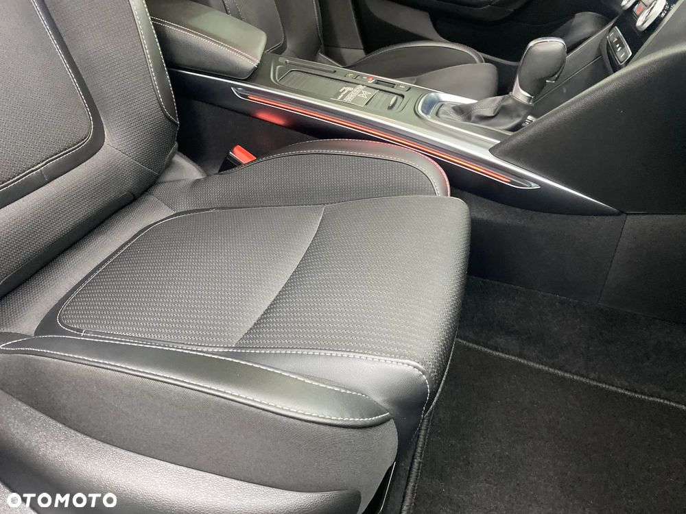 Renault Megane TCe 140 GPF EDC INTENS - 24