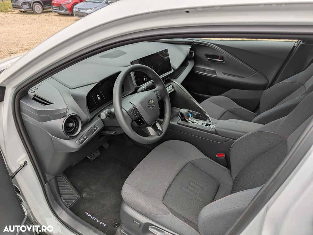 Toyota C-HR - 11