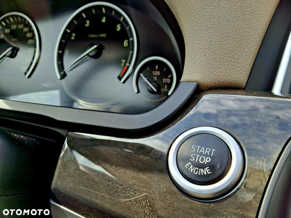 BMW Seria 7 740i - 24