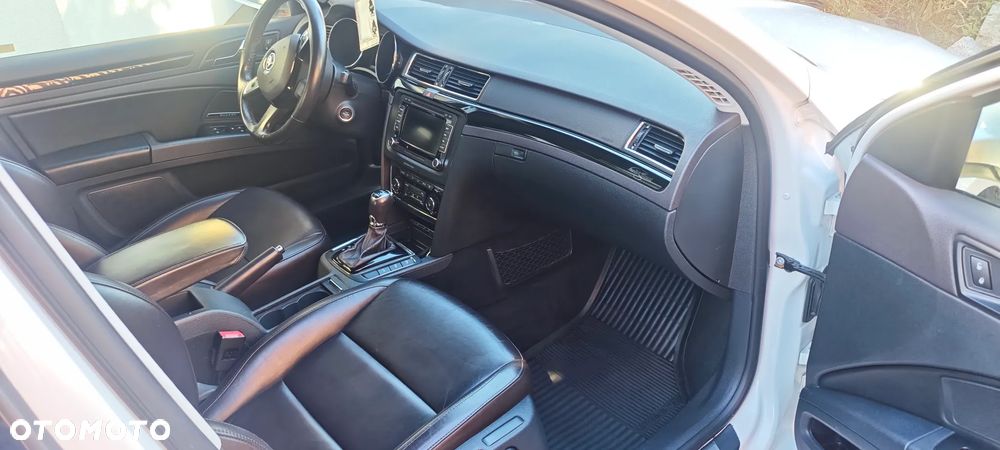 Skoda Superb 2.0 TDI 4x4 L&K DSG - 13