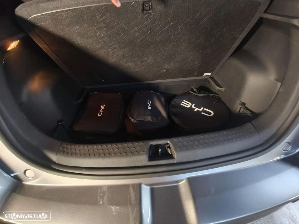 BYD Dolphin 60.4 kWh Comfort - 28