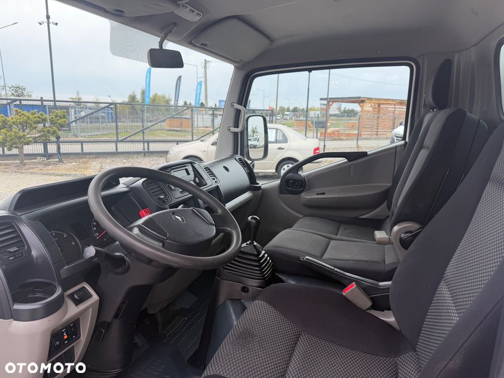 Renault Maxity - 18
