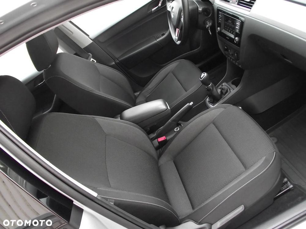 Skoda RAPID Spb 1.6 TDI DPF Ambition - 18