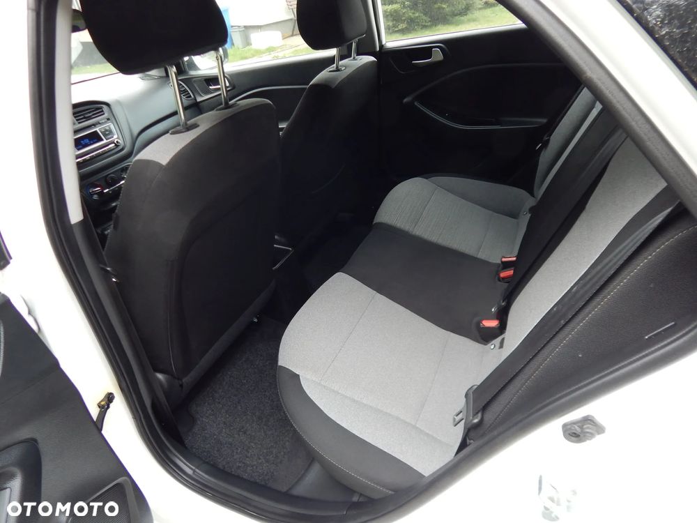 Hyundai i20 1.2 BlueDrive Comfort - 13