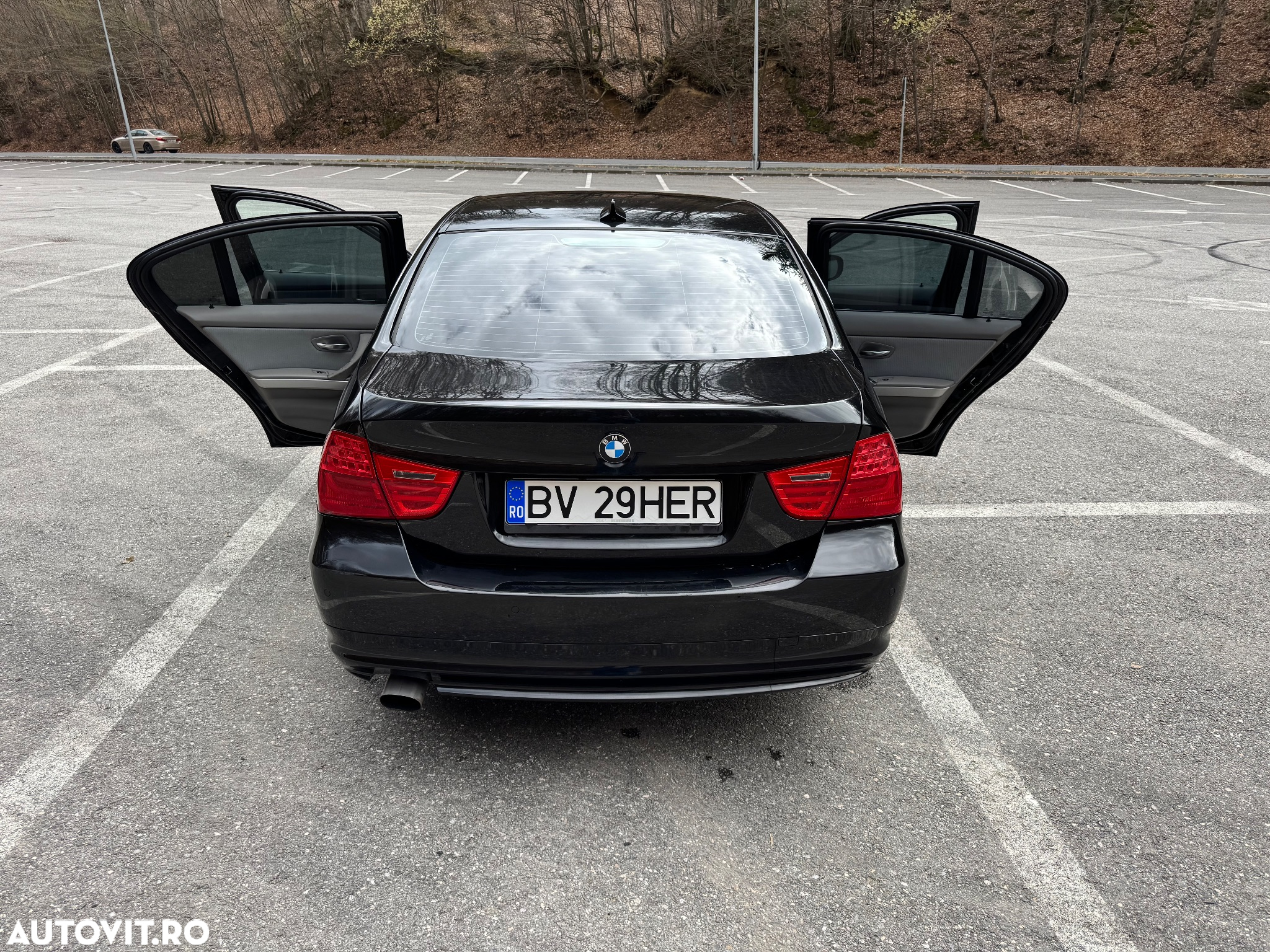 BMW Seria 3 318d - 11