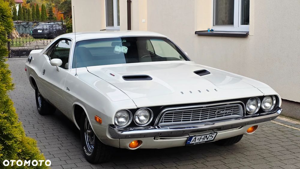 Dodge Challenger - 16