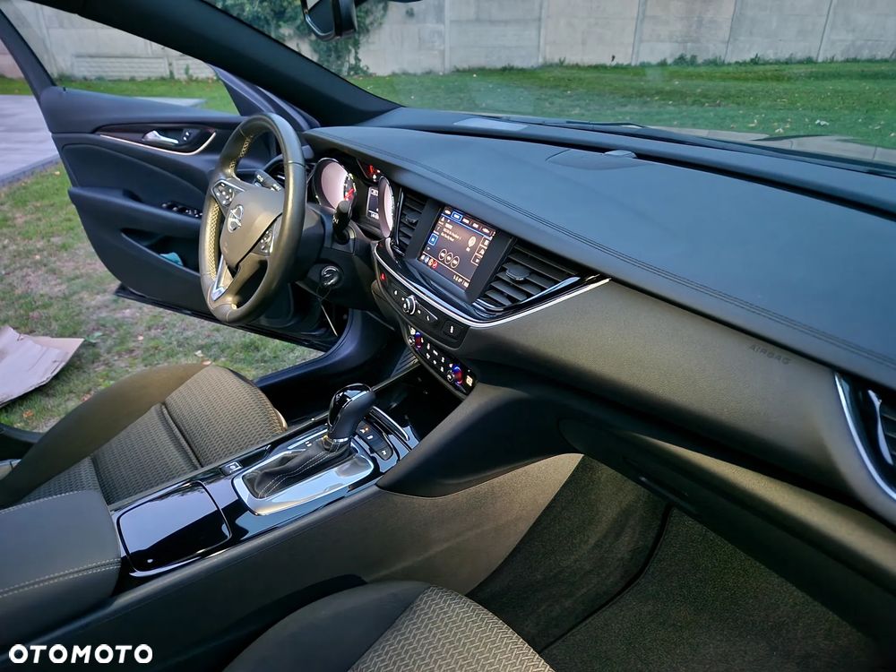 Opel Insignia - 10